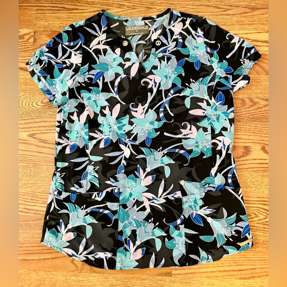 Women’s Scrub Top
